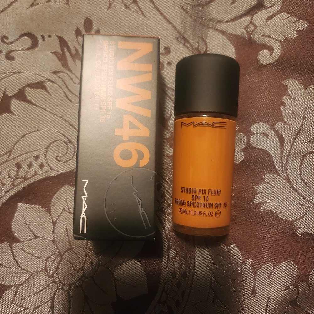 BNIB bottle of MAC Studio Fix NW46